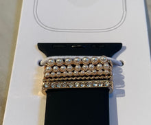 Load image into Gallery viewer, Apple Watch Band with Pearls
